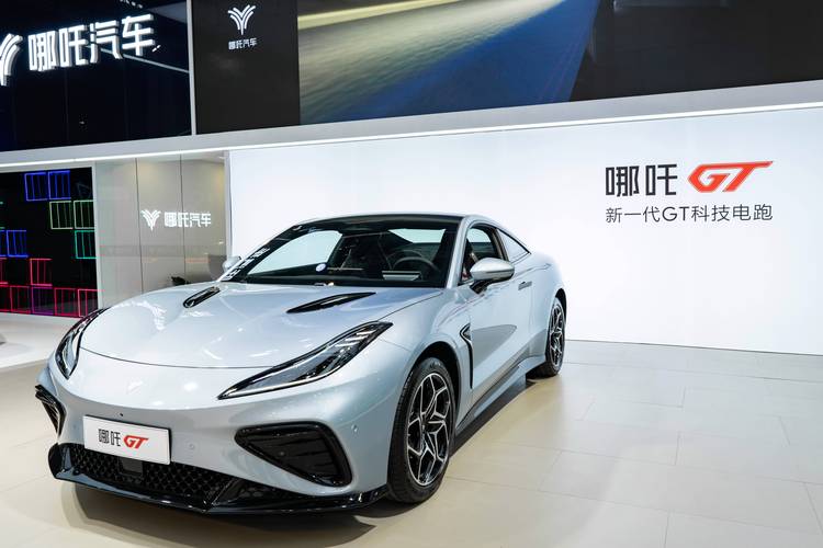 佛山高明区景冠翔企业管理咨询哪吒汽车在智能汽车领域的表现，领途汽车在新能源汽车市场中的影响力